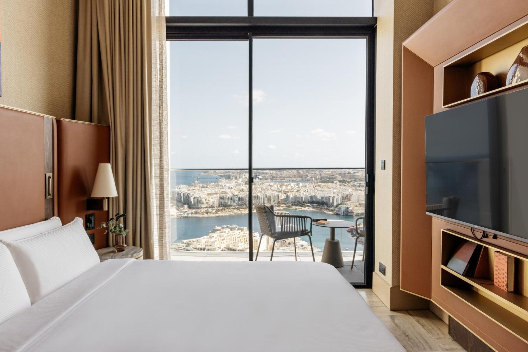 Hotel Me Malta By Melia 5*
